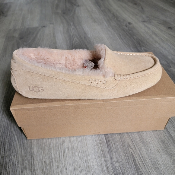 UGG Ansley Suede Slippers - Picture 2 of 11